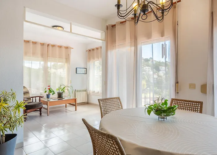 Disfruta De La Costa Brava *